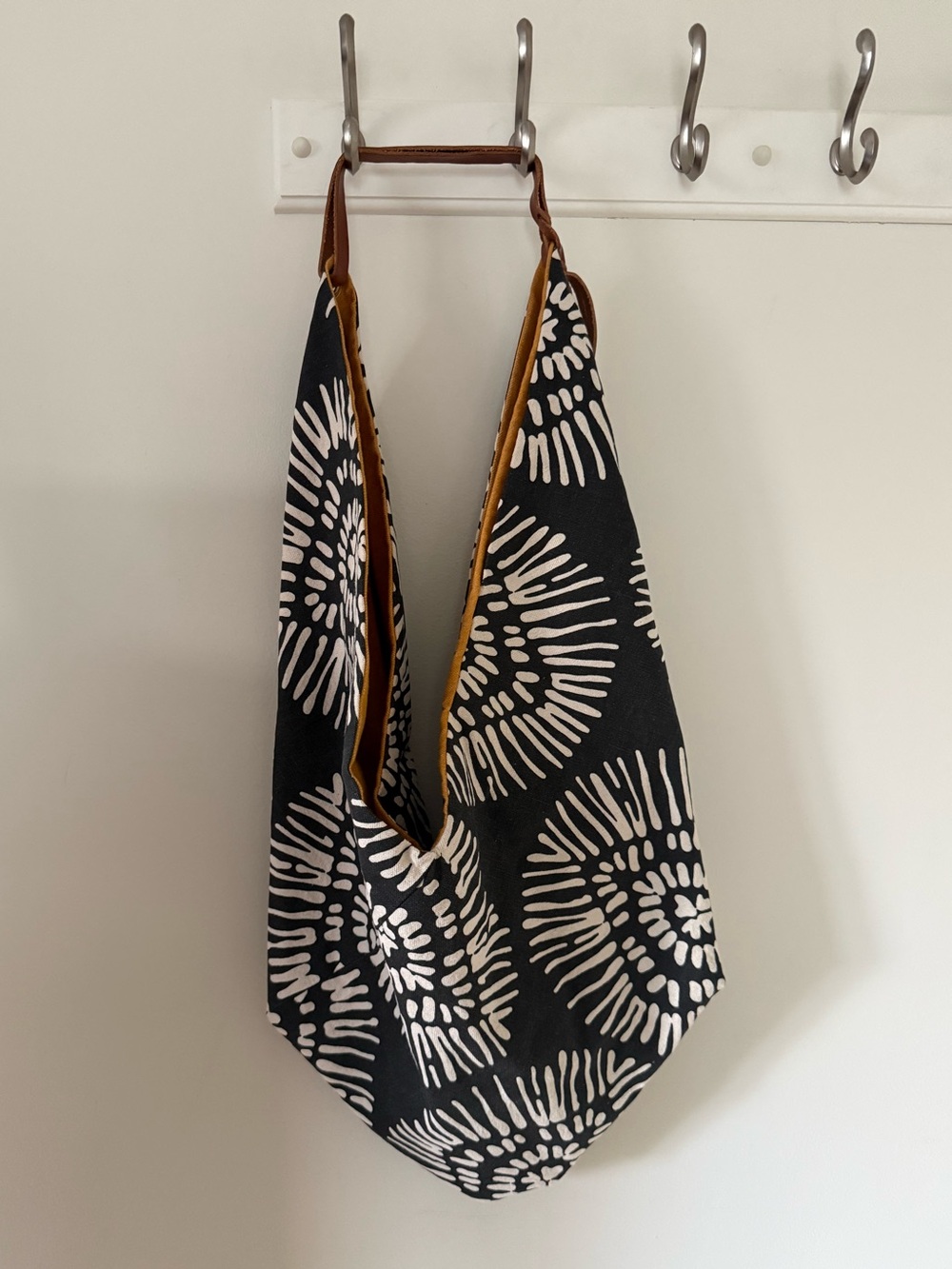 Treehouse Designs Maui Rumi Reversible Shoulder Bag NWOT
